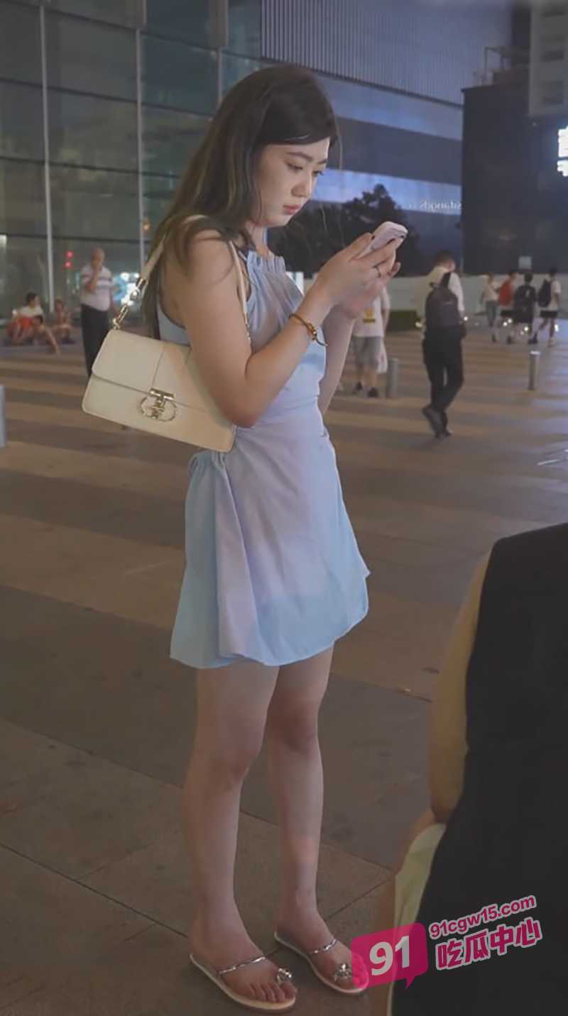 樱之舞年末最新4K抄底～各种丝袜JK短裙少女少妇一网打尽！ 配图3