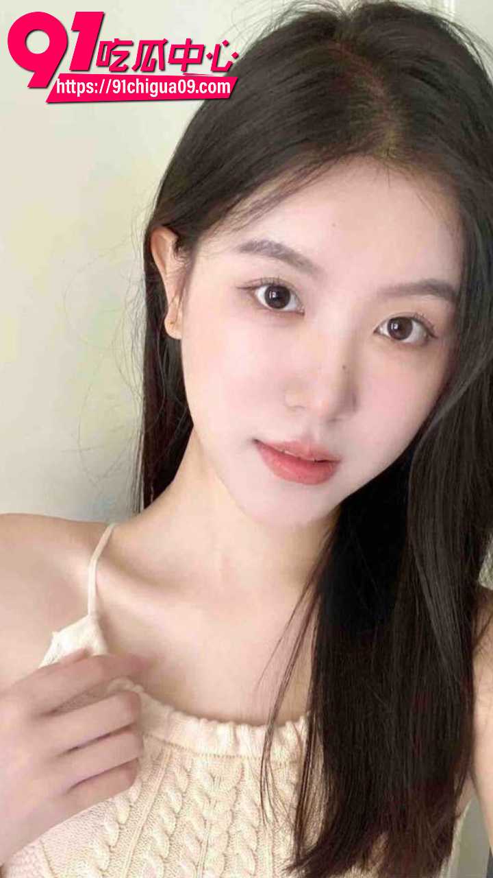 兰州学院白嫩学生妹宿舍脱光自拍 巨乳翘臀露粉嫩骚穴玩奶捏乳头 浴巾黑丝网衣诱惑自慰高潮太骚了