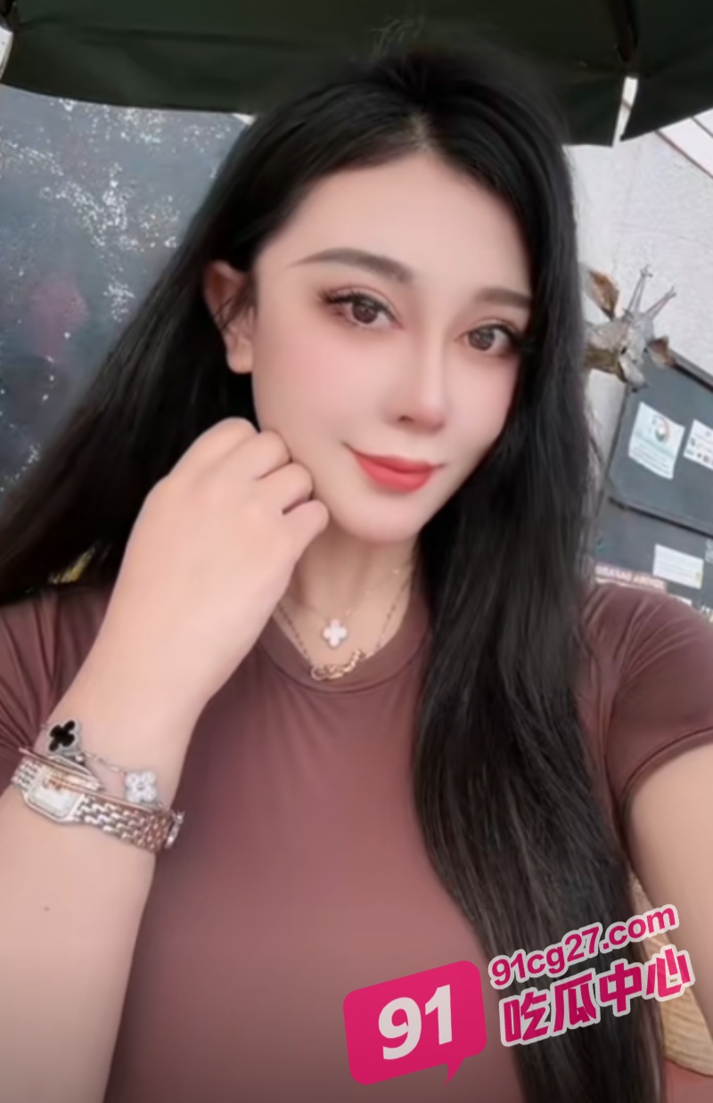 抖音G奶乳神芷仪G宝 因被粉丝骚扰宣布退网 封逼之作错过悔终身！ 配图3