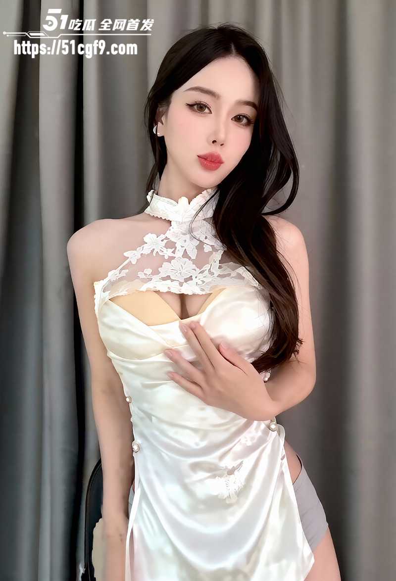 抖音网红御恩定制 制服私拍骚舞流出 5 拷贝
