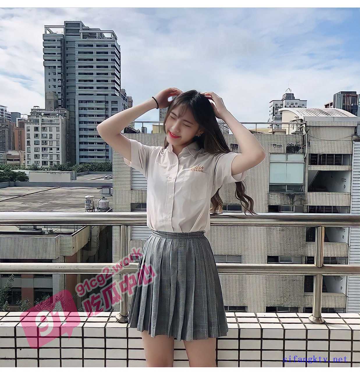 上海大学朱羡妮～不一样的反差与挑逗  哪个男人能忍得住？