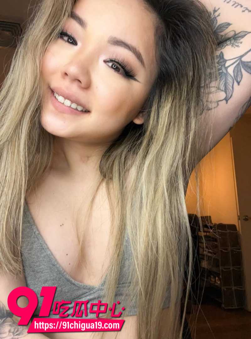 INS女模特Amethyst与前男友自拍性爱视频流出11