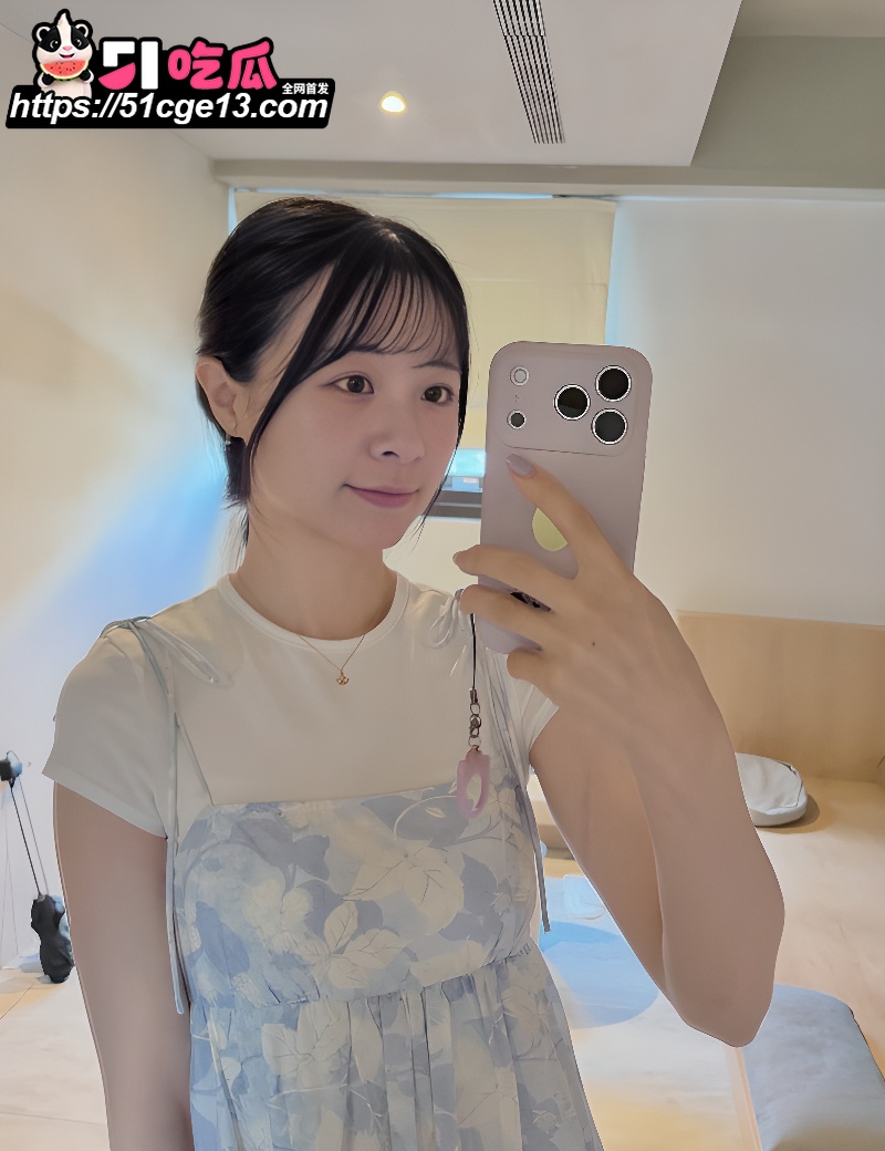 高颜值旅行博主 襄襄 早期性爱私拍2