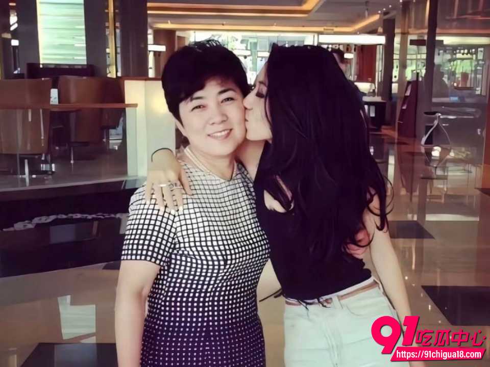 曲婉婷挥霍赃款后回国复出账号速封11