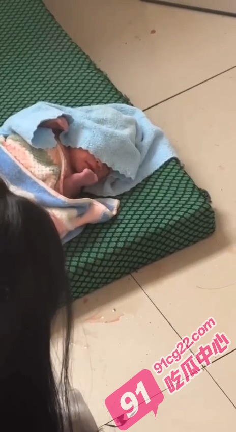 齐齐哈尔师范学校 李双双 年少无知意外怀孕 厕所产子 后被宿管阿姨抱走 配图3