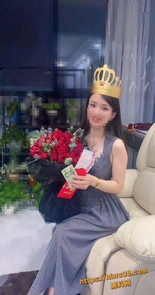 为了工作 我把老婆献给变态上司玩弄了5个小时 苏州美娇妻 海角社区