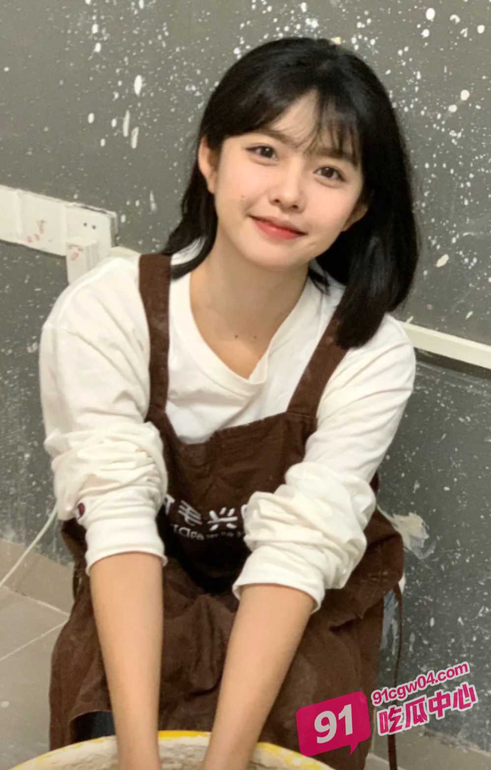 唐伯虎约操大一学妹 插进去就不想拔出来 ~里面真的好温暖，男主‘卧槽，真爽，你爽吗’！ 配图3