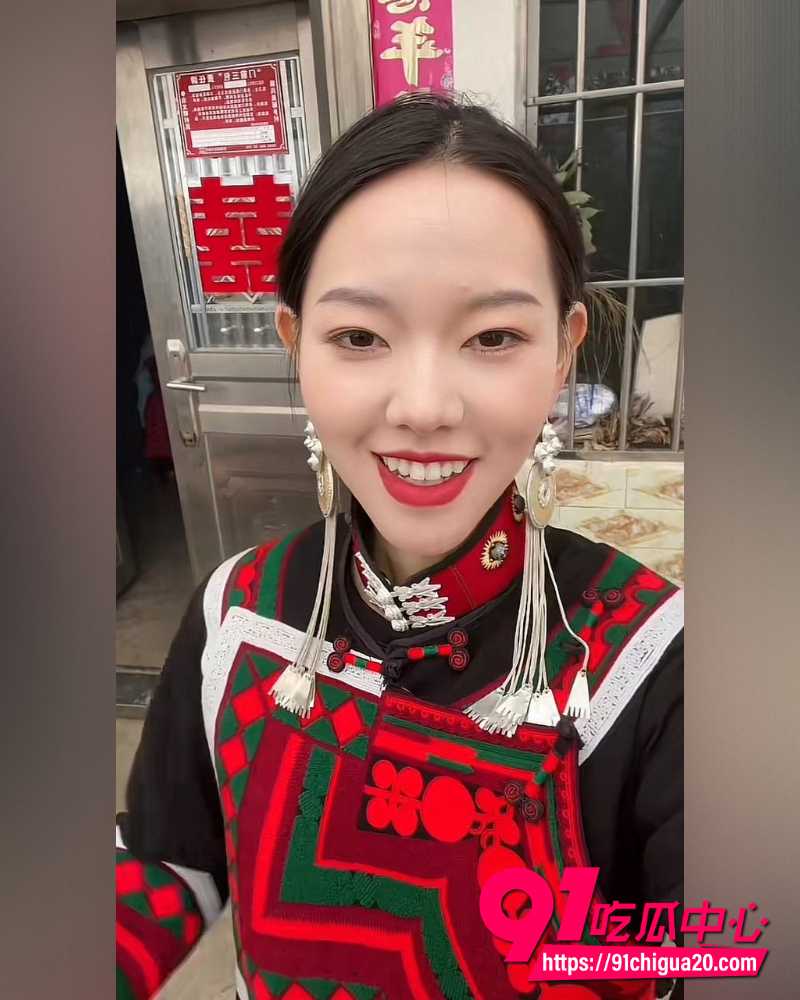 彝族网红情侣HGG火哥哥和小晴 18