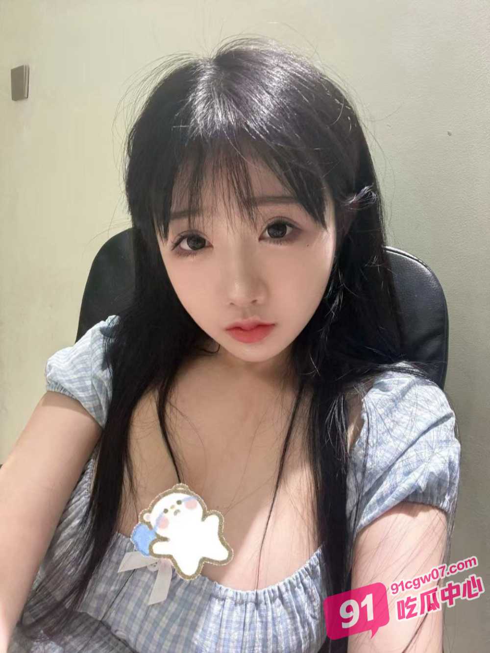 徐州大学清纯学妹 温晚晴 身穿情趣内衣被男友滴蜡调教 后入抽插 完全是个肉便器 配图2
