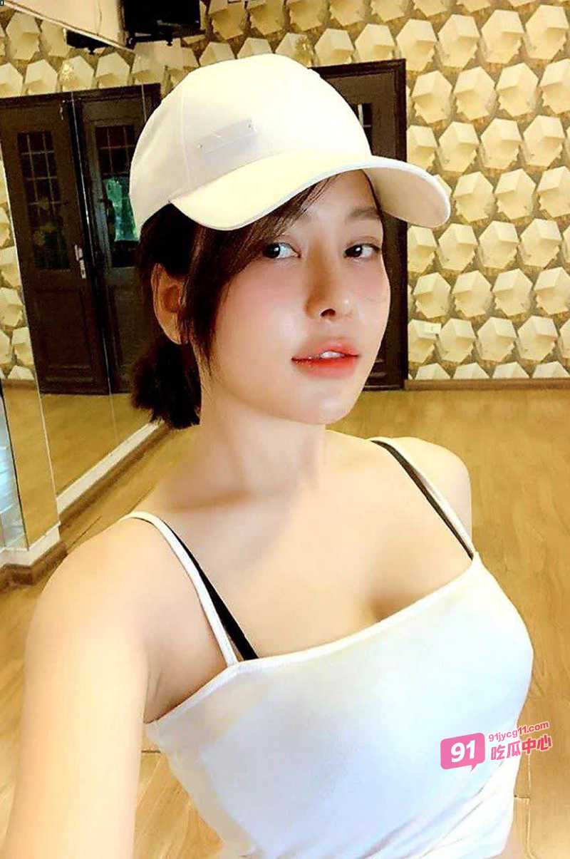 健身少妇和肌肉情夫 一个不回家的女人总有一个男人在等着她！ 配图3