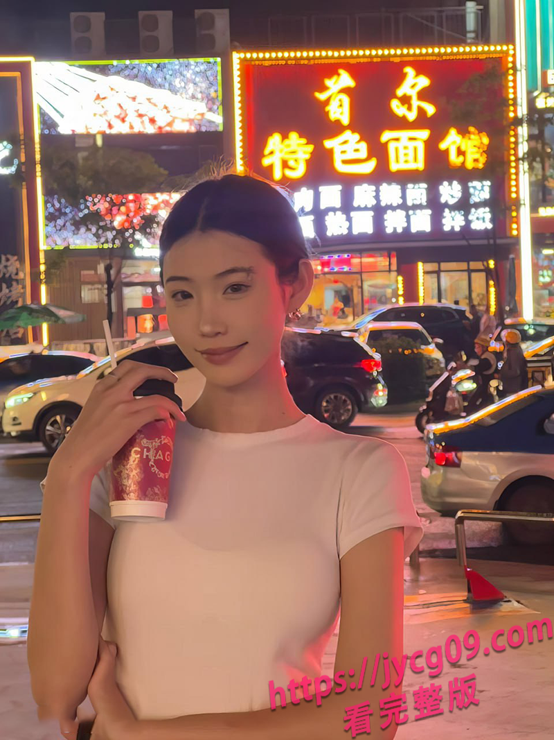 湖南长沙乖巧幼师 私下竟如此主动撩人！画面疯传 配图3