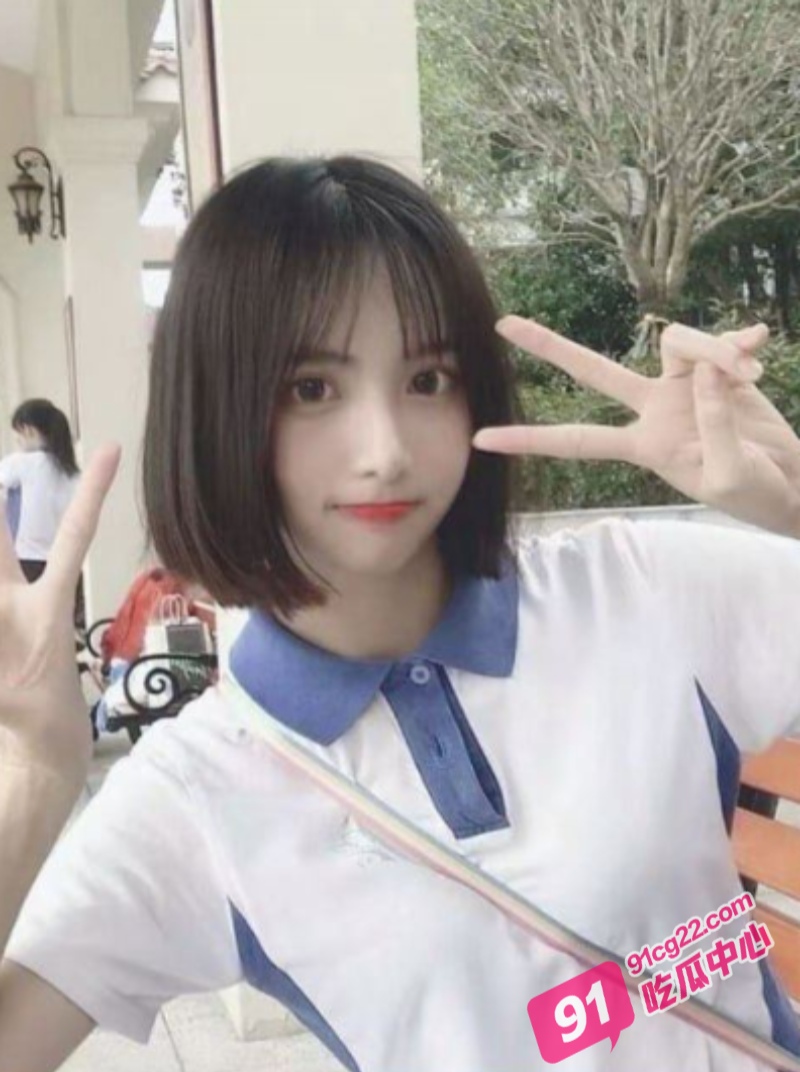 “我先脱一下衣服” 抖音网红欣梦然1v1裸聊 大秀粉嫩鲍鱼！ 配图3