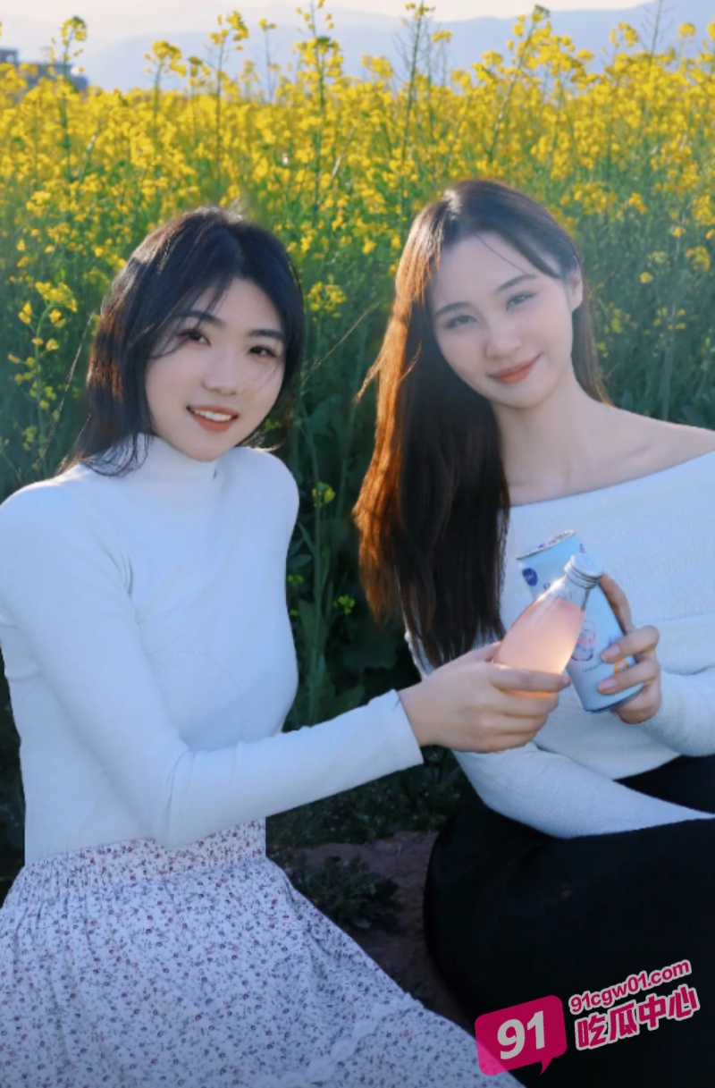 极品同性恋女神你的KK更新双女新作 双黑长直女神激情推奶 穴榨白浆！ 配图4