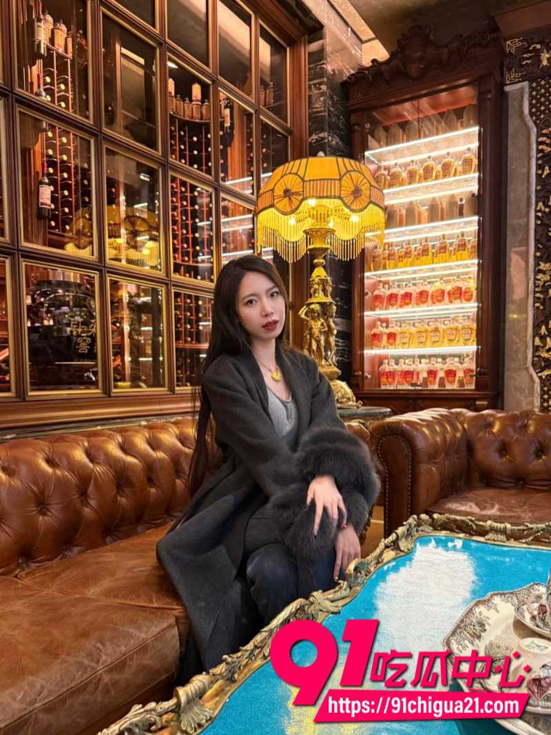 江苏混圈名媛王诗琦白天优雅旗袍仙女 夜里被小富二代调教成专属母狗!9 江苏混圈名媛王诗琦白天优雅旗袍仙女 夜里被小富二代调教成专属母狗!9
