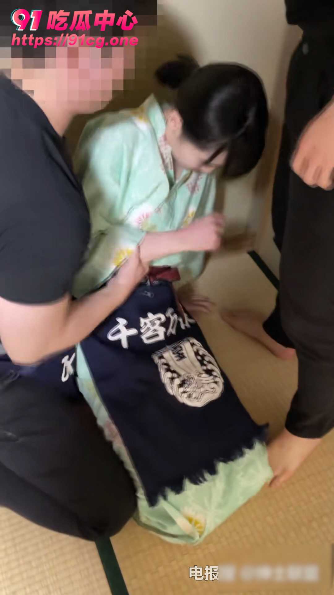 【花点钱怎么了！】看上日式烤肉店服务员 没必要用这种方式吧！