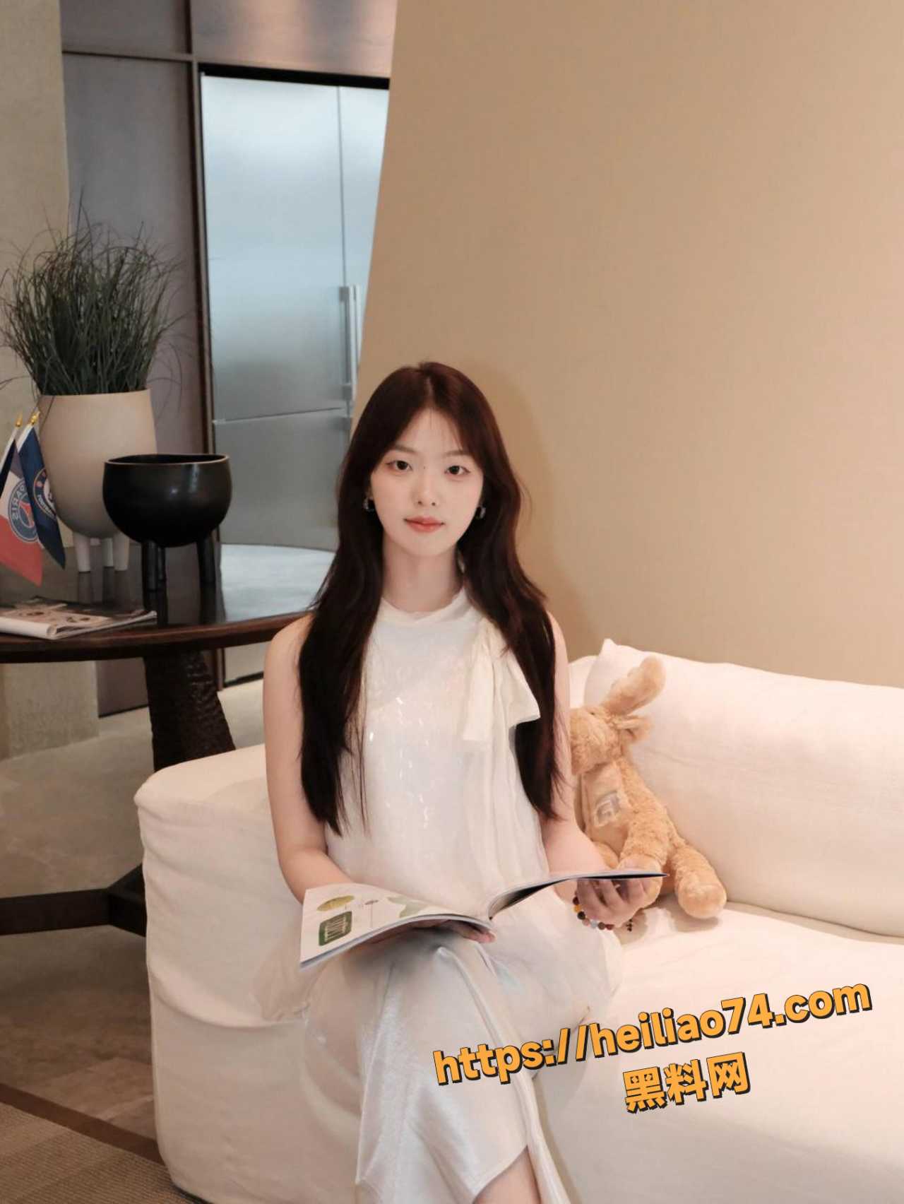 对不起朋友酒后KO他女友 被干得激烈的小穴整个都合不上 配图