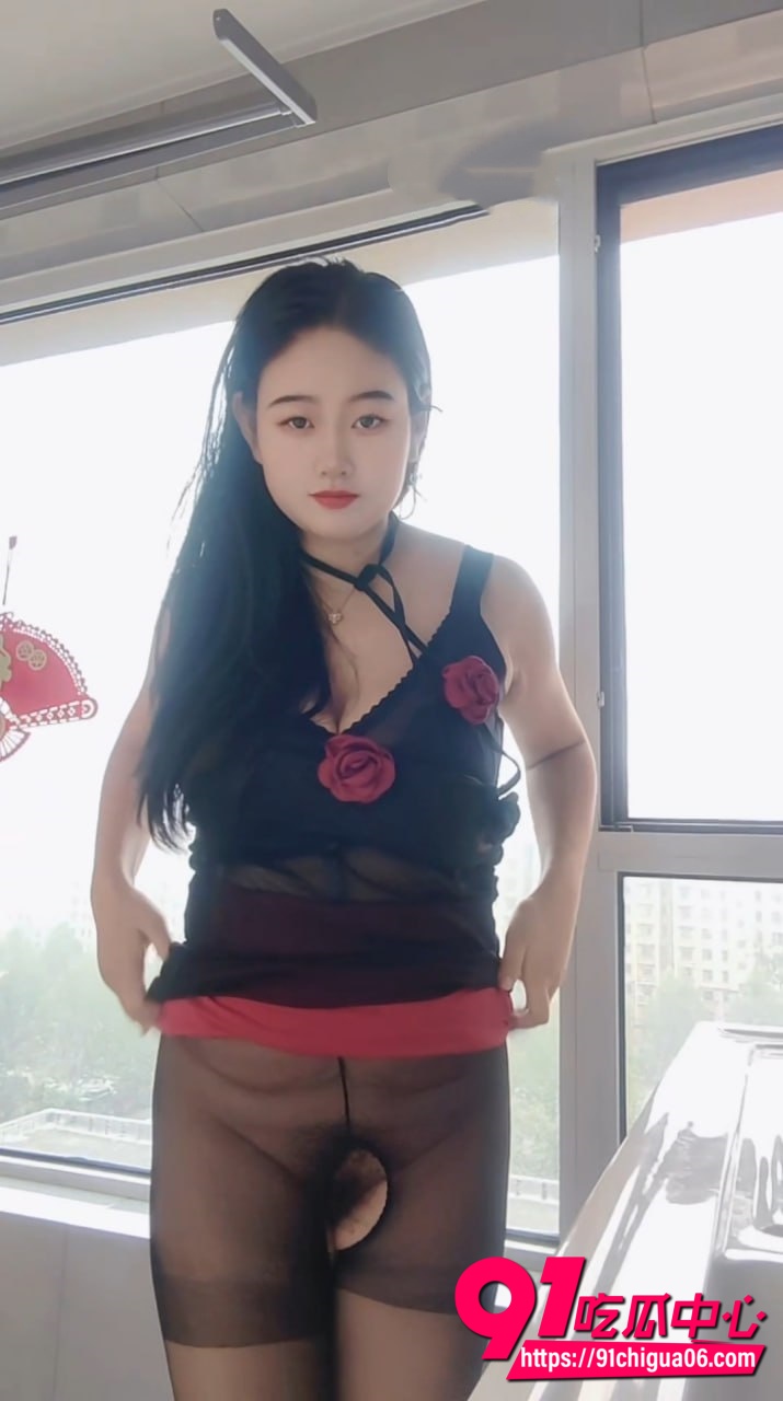 巨乳淫妻娍楼梯间做爱2