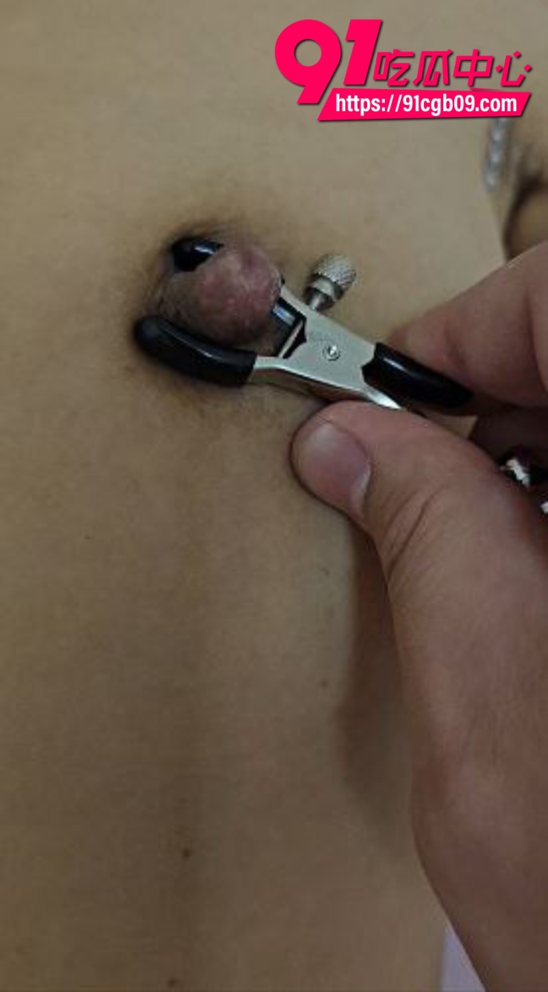 拿着调教工具双通表姐4