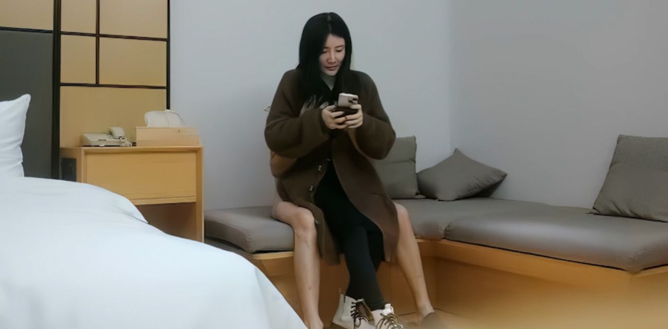 利哥探花约炮闷骚少妇 身穿黑丝开档翘臀被利哥粗棒狂插!