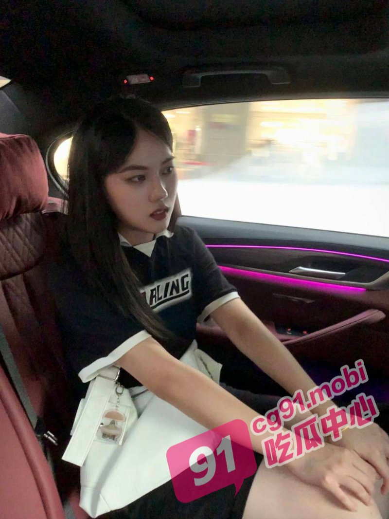 河南骚货人妻张启燕 玩着玩具还不满足 被老公爆操调教！