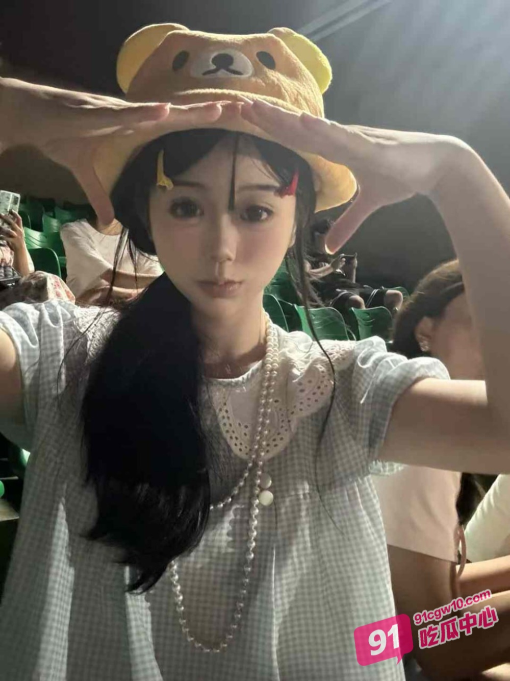 学生情侣为求刺激 在空教室 做爱打炮 大屌男与贫乳女友的激情性爱全记录！ 配图2