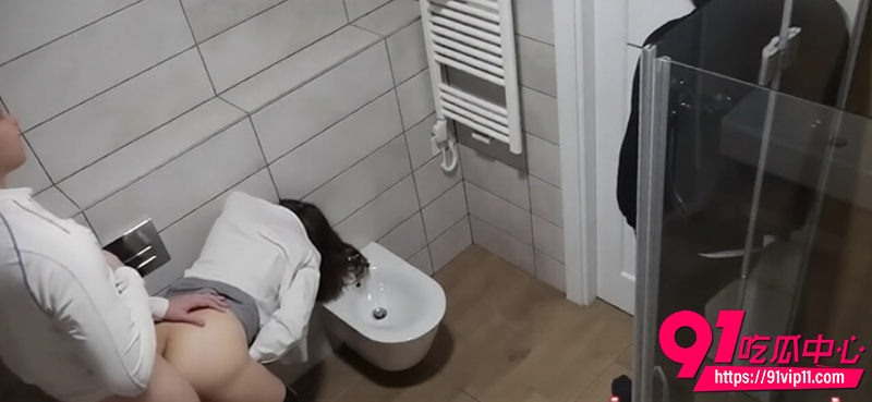 卫生间爆操白领骚货 5