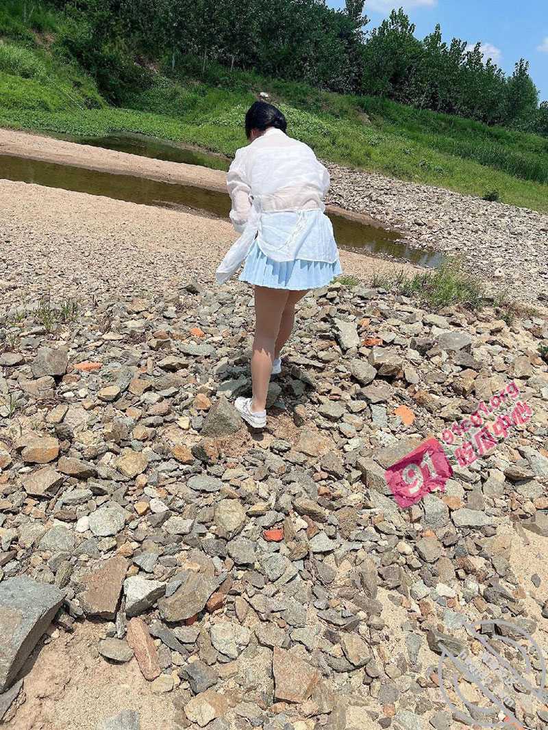 010.jpg