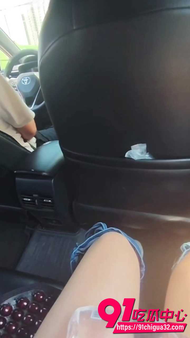 司机边开车边打飞机7 司机边开车边打飞机7