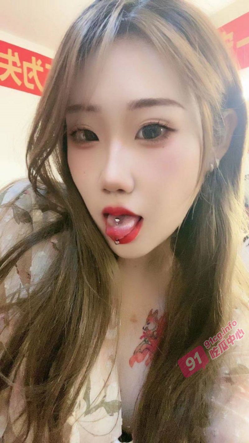 吉林小妹徐青霞～浮荡经历流出母狗骚拍!    看她那骚货的脸蛋真想让人草一顿!
