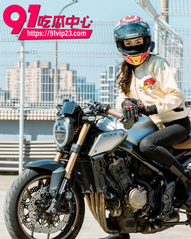 台湾高冷机车女神 床上跪吞口交狂吸大吊 女上位骑乘后入猛操娇喘连连反差拉满2 台湾高冷机车女神 床上跪吞口交狂吸大吊 女上位骑乘后入猛操娇喘连连反差拉满2