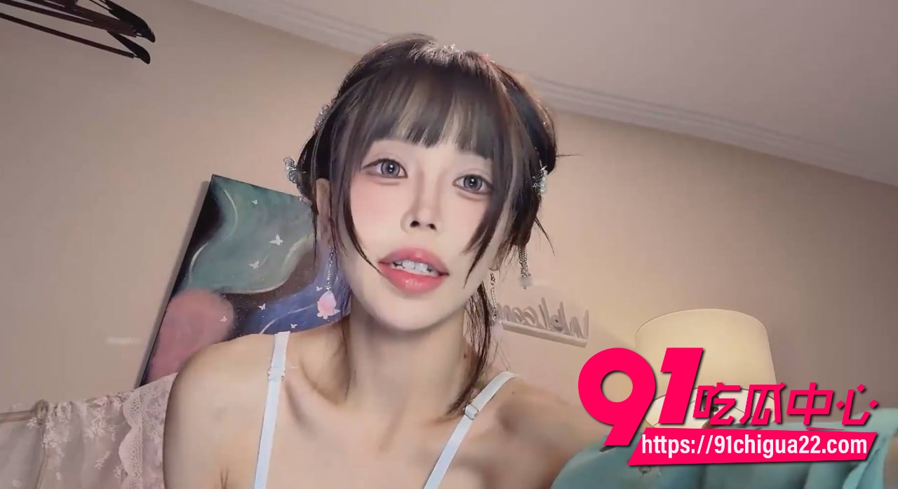 Stripchat古风汉服主播Kiraa0051梦梦 穿红绿绸缎汉服跳舞脱衣 粉嫩玩具自慰高潮