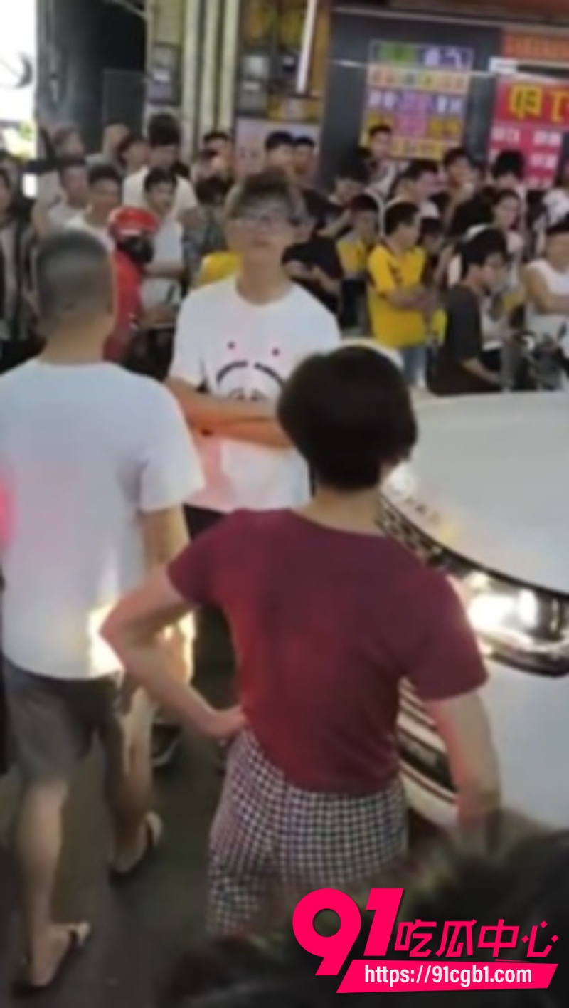七夕捉奸大合集 多地情人节捉奸现场曝光 约小三被堵截当街殴打与凶杀惨剧持续发酵
