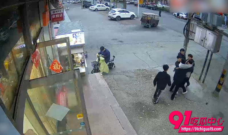 小伙群殴单人2