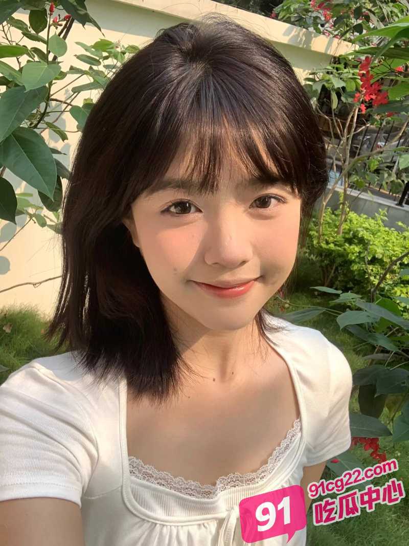 上海美女研究生闺房私密泄漏 和外籍男友居家性爱 外表女神床上淫荡!