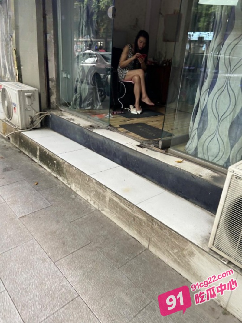 探洞大神成都历险记 小钢炮探花站街女 20余位小姐姐好似人间天堂！