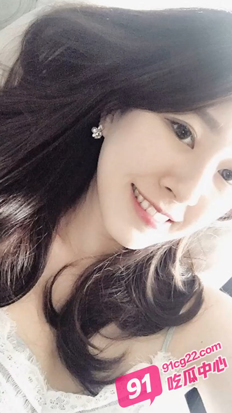 扬州大学新闻系校花萱萱 富二代面前竟这般淫骚 这是谁的女神塌房了！ 配图2