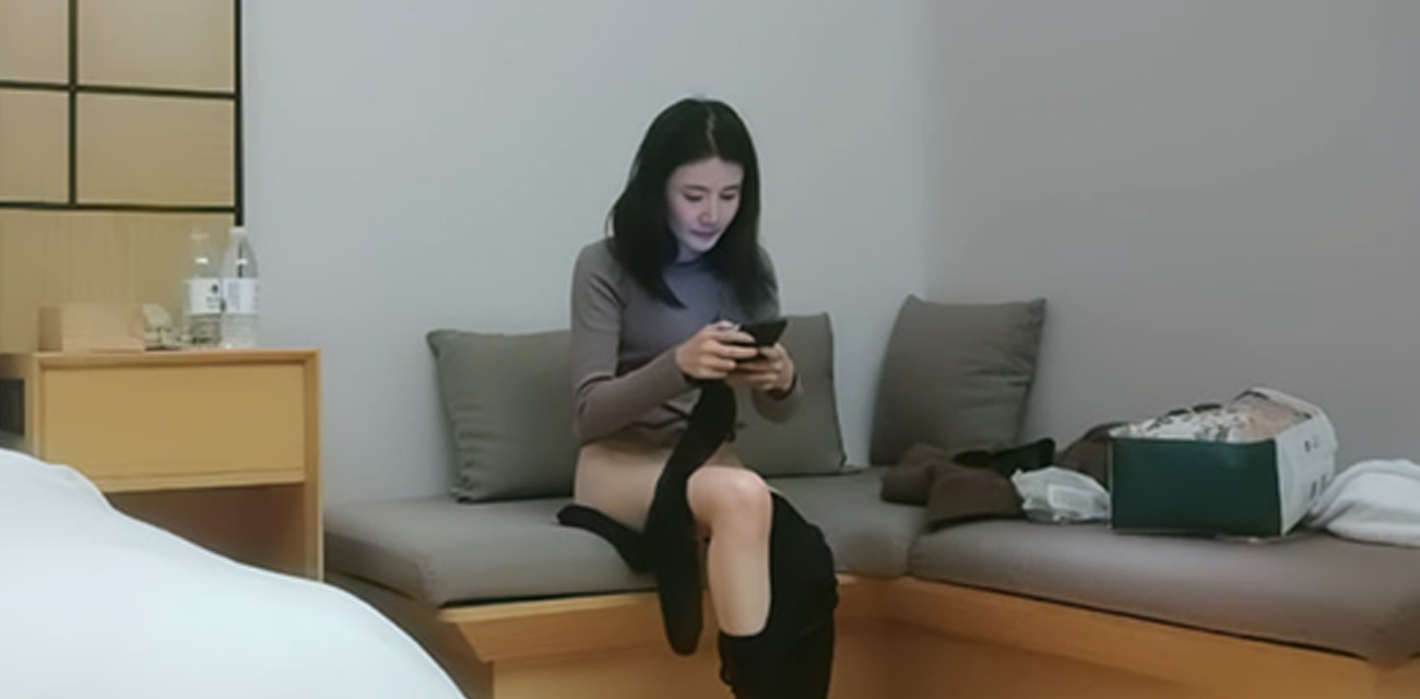 利哥探花神级续集 少妇昨晚被干瘫软 次日还敢来 只好爆菊安排！