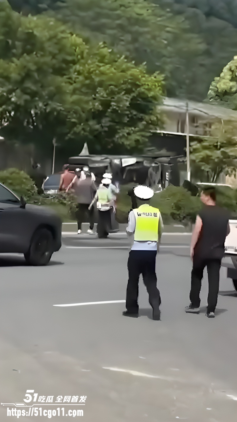 广东潮州 溪口路段重大交通事故 1