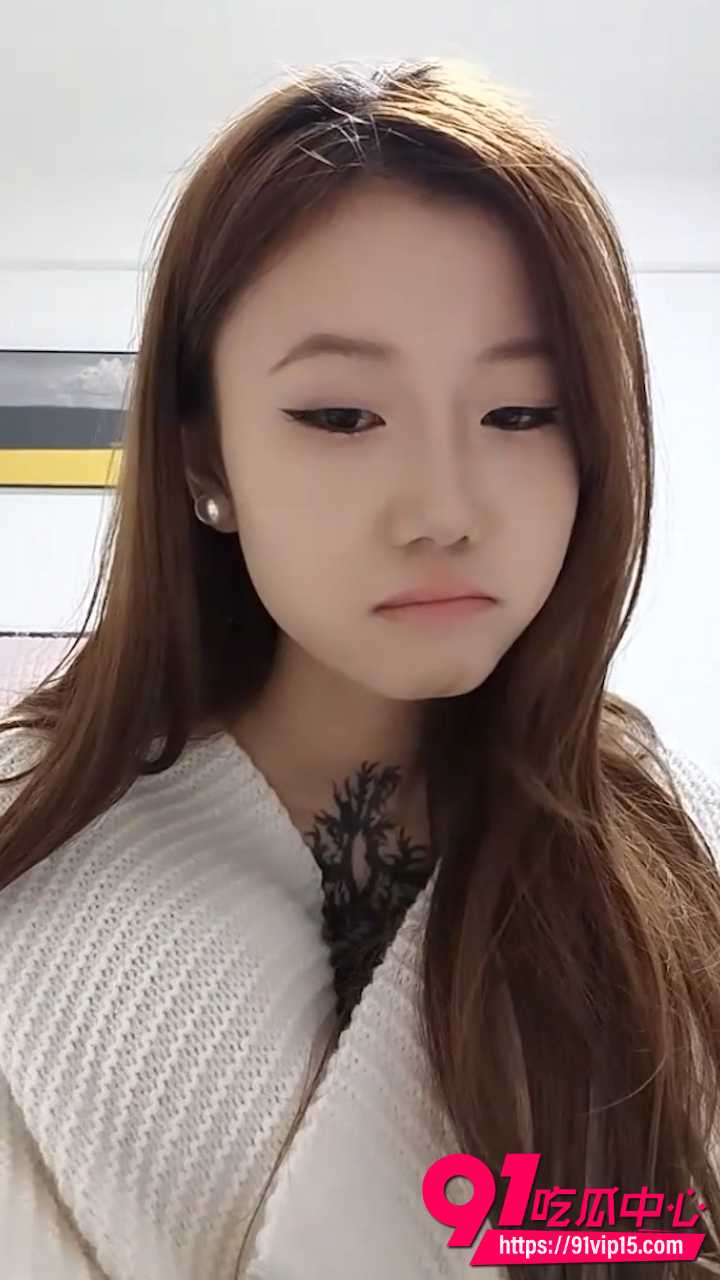 纹身主播碧梨付洁黑丝美腿揉奶 多毛肥美馒头自慰棒抽插娇喘白浆狂喷