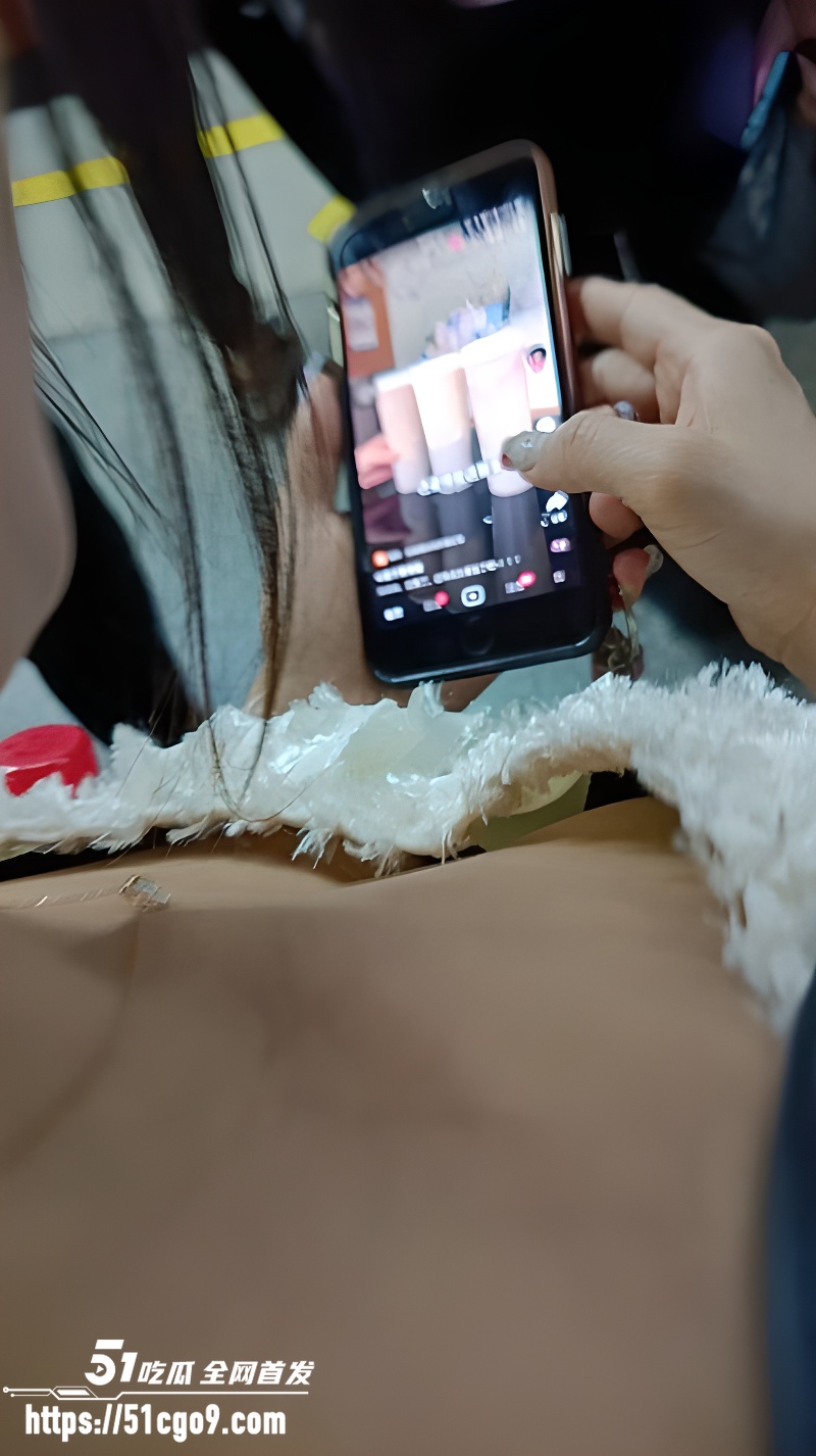 地铁高抄抓拍抄胸4