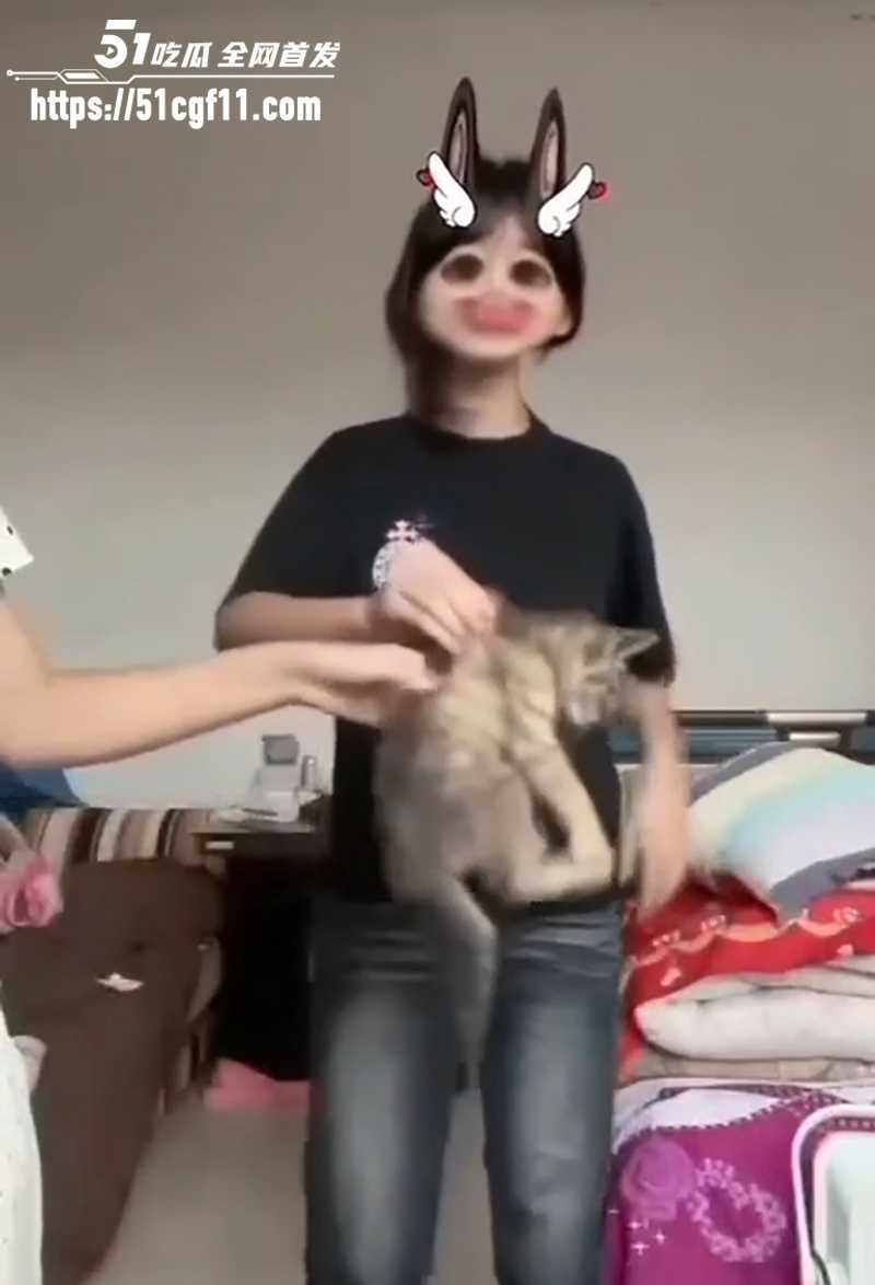 快手两个女生虐猫 5 拷贝 快手两个女生虐猫 5 拷贝