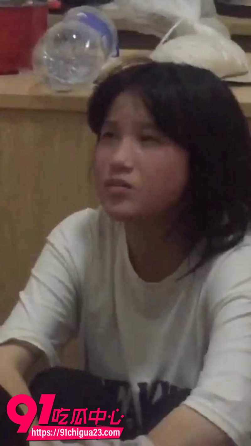 白嫩学生妹被精神小妹霸凌逼迫她当众自慰0 白嫩学生妹被精神小妹霸凌逼迫她当众自慰0