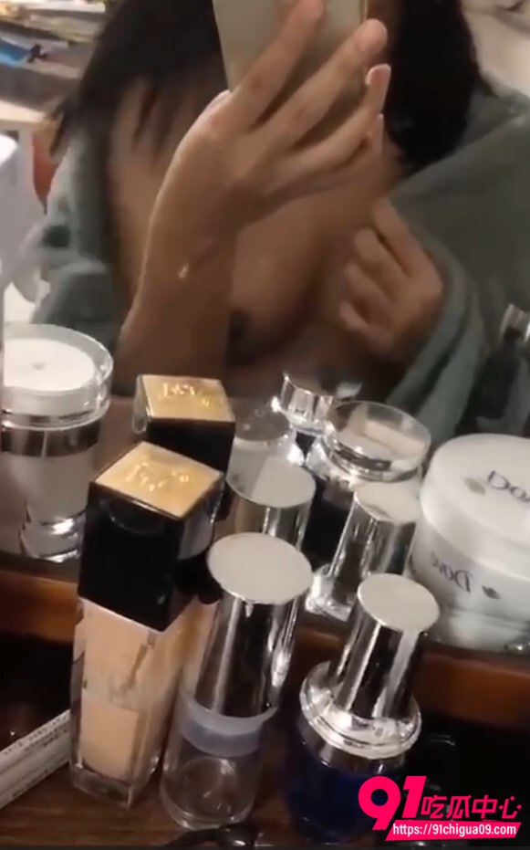 色群女管理员卖逼卖内裤私密8 色群女管理员卖逼卖内裤私密8