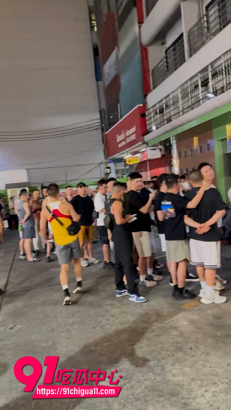 B站网课老师 H老师讲数学 诱导男学生搞同性恋 曾经的炸裂言论全被学生家长曝光