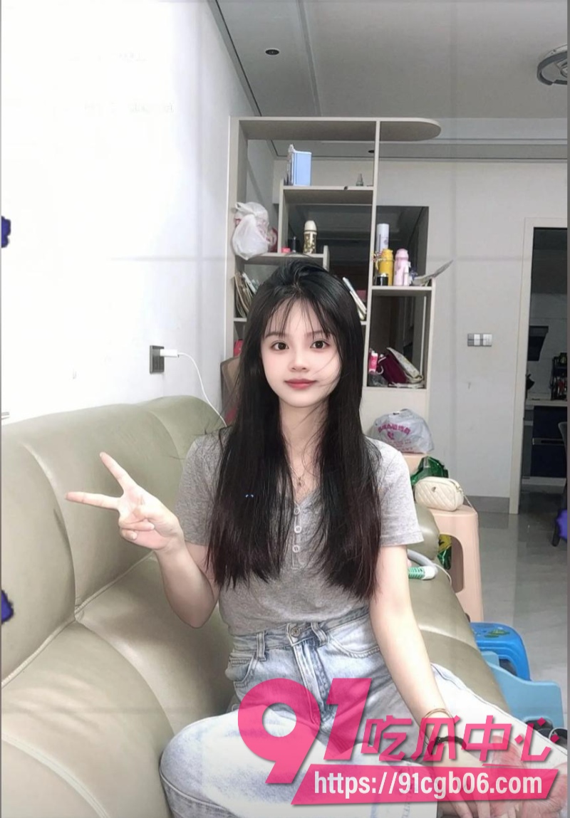 广东金成峰展会女业务员跟十多名股东搞破鞋11改
