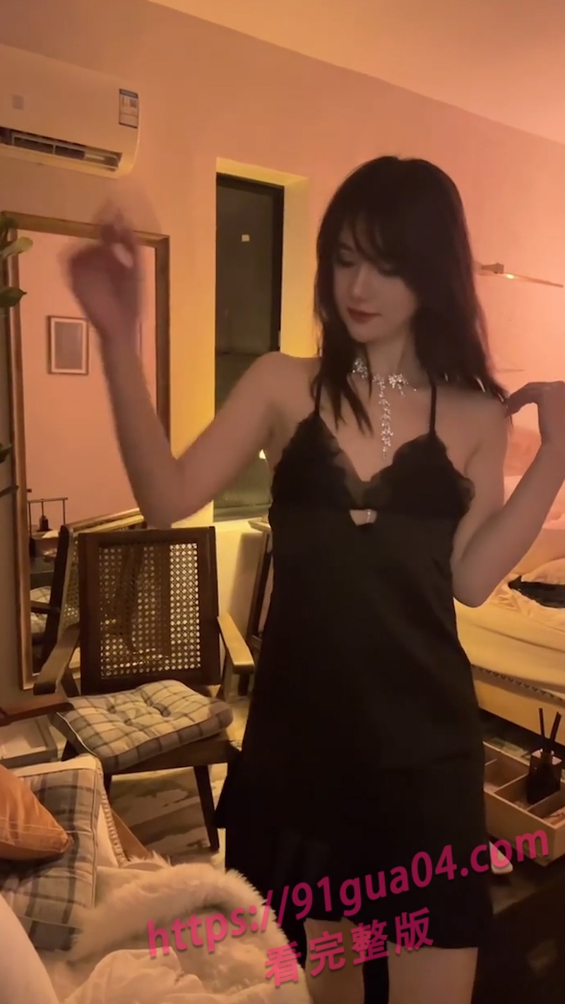 性感御姐王馨写真花絮合集曝光 骚姿淫乱引爆眼球～ 配图