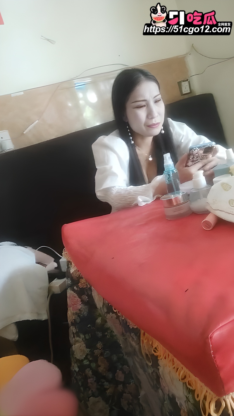 城中村嫖娼偷拍 7