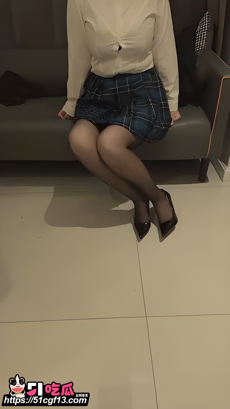 51原创乱伦姐弟情 JK服小母狗夜晚阳台被爆操 深喉后直接干到水声啪啪响！
