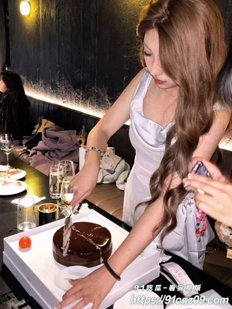抖音女网红oooo3定制自慰福利5素材水印版 抖音女网红oooo3定制自慰福利5素材水印版