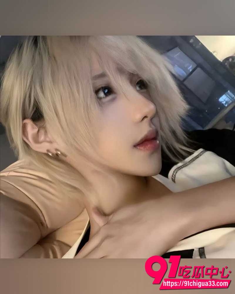 抖音网红英雄王李海伟人设崩塌 闺蜜实名曝其选妃骗炮吃软饭 甚至拍视频威胁！